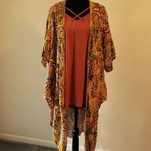 Eye-catching duster tank-top combo!